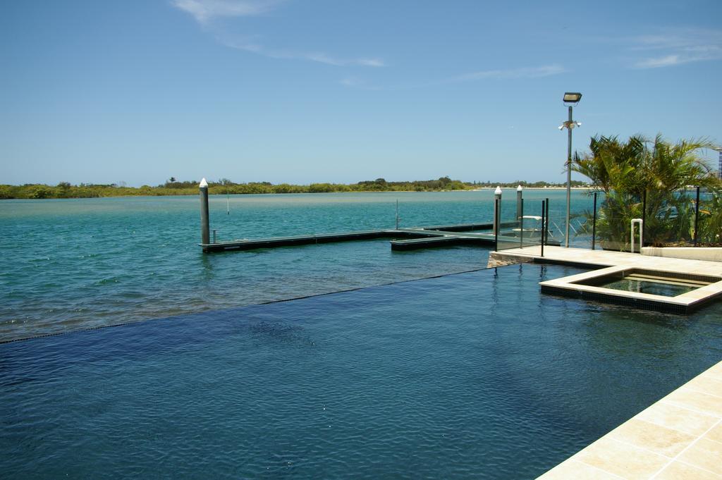 Trafalgar Towers Maroochydore Εξωτερικό φωτογραφία